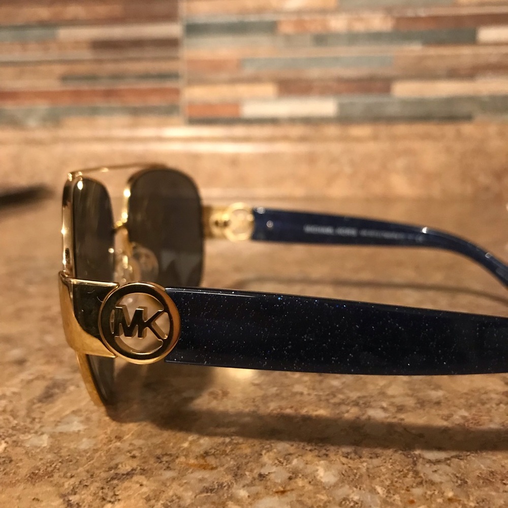 MICHAEL KORS Sunglasses